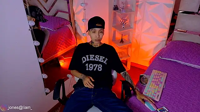 Jonesliam23 online show from 05-11-26, 07:22