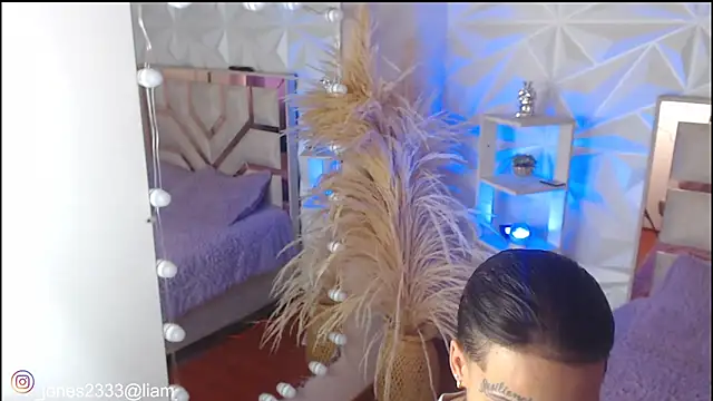 Jonesliam23 online show from 10-17-25, 07:26