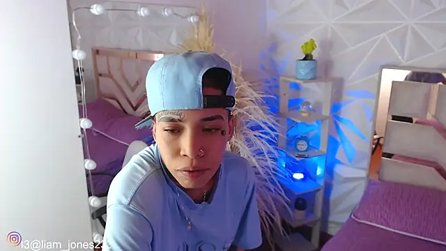 Jonesliam23 online show from 09-18-25, 07:17