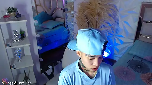 Jonesliam23 online show from 02-25-26, 08:19