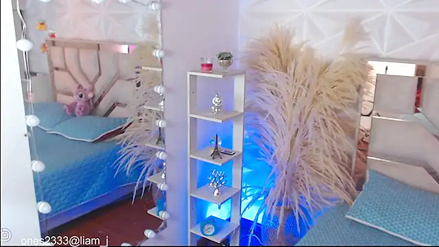 Jonesliam23 online show from 11-22-25, 07:13