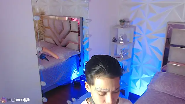 Jonesliam23 online show from 04-30-26, 08:57