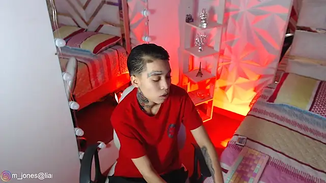 Jonesliam23 online show from 04-09-26, 07:42