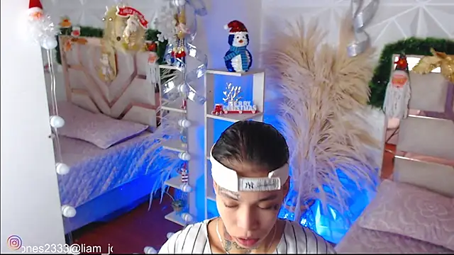 Jonesliam23 online show from 12-05-25, 07:23