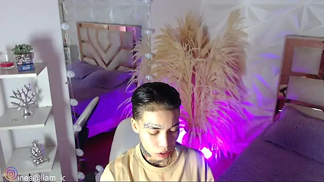 Jonesliam23 online show from 02-01-26, 07:01