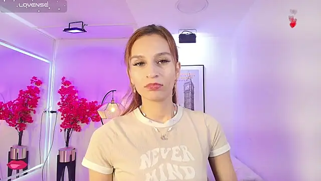 Snapshot of Tamara_slimx chatting on 10-24-25, 10:31 Tamara slimx online show from 10-24-25, 10:31