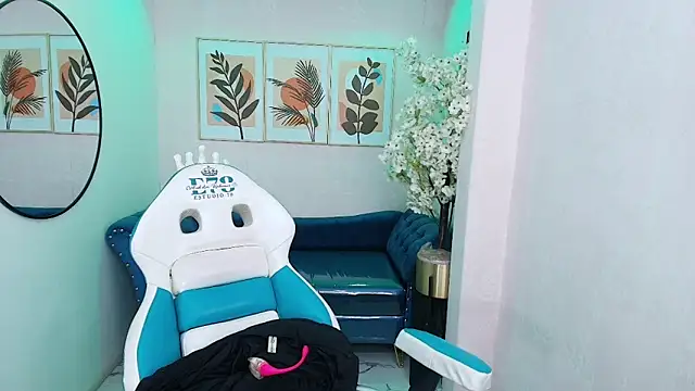 Snapshot of Tamara_slimx chatting on 05-06-26, 11:31 Tamara slimx online show from 05-06-26, 11:31