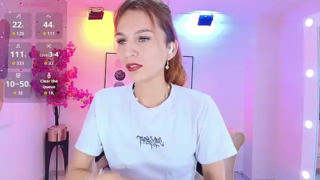 Snapshot of Tamara_slimx chatting on 11-14-25, 04:05 Tamara slimx online show from 11-14-25, 04:05