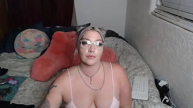 Snapshot of anja_peach chatting on 05-21-26, 06:22 anja peach online show from 05-21-26, 06:22