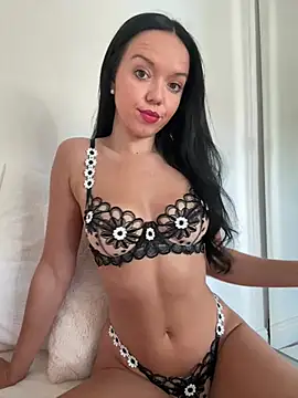 Snapshot of Vanesskaa chatting on 07-19-26, 04:37 Vanesskaa online show from 07-19-26, 04:37