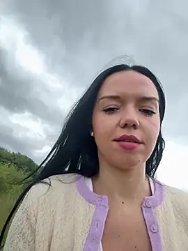 Snapshot of Vanesskaa chatting on 06-17-26, 01:21 Vanesskaa online show from 06-17-26, 01:21