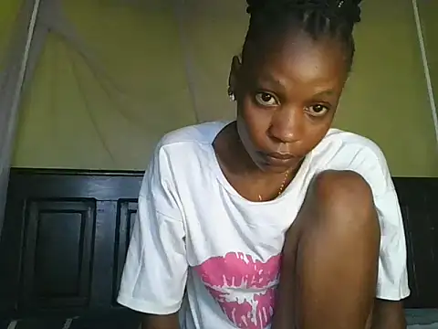 Snapshot of slim_girl02 chatting on 06-05-26, 05:23 slim girl02 online show from 06-05-26, 05:23