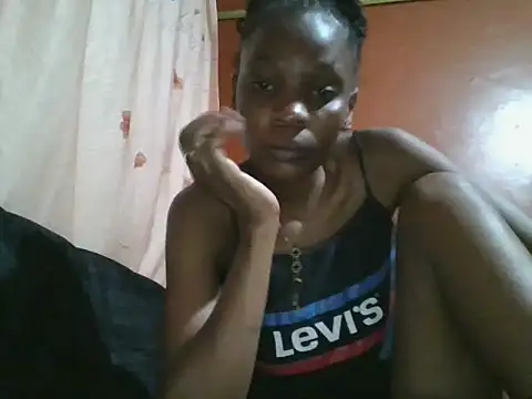 Snapshot of slim_girl02 chatting on 06-09-26, 05:47 slim girl02 online show from 06-09-26, 05:47