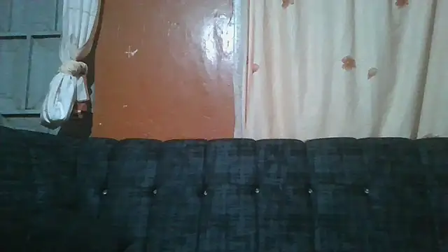 Snapshot of slim_girl02 chatting on 07-06-26, 05:48 slim girl02 online show from 07-06-26, 05:48