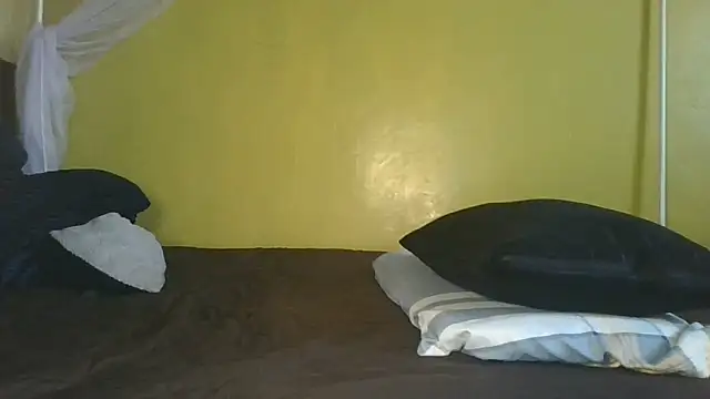 Snapshot of slim_girl02 chatting on 06-18-26, 05:06 slim girl02 online show from 06-18-26, 05:06