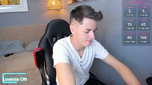 Snapshot of tossetrech chatting on 11-29-25, 03:17 tossetrech online show from 11-29-25, 03:17