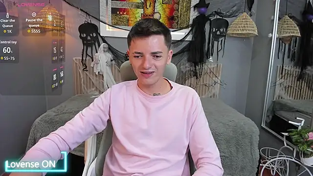 Snapshot of tossetrech chatting on 10-25-25, 03:17 tossetrech online show from 10-25-25, 03:17