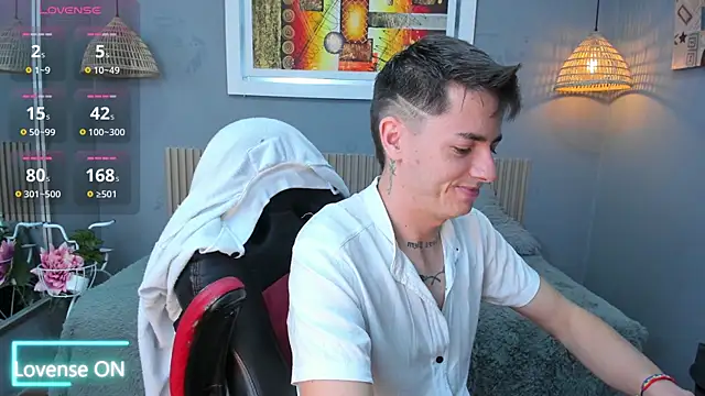 Snapshot of tossetrech chatting on 11-18-25, 03:10 tossetrech online show from 11-18-25, 03:10