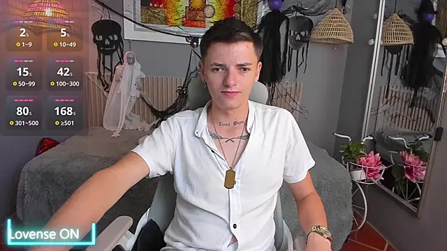 Snapshot of tossetrech chatting on 10-30-25, 03:16 tossetrech online show from 10-30-25, 03:16