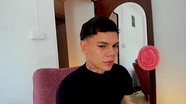 Jordyrodriiguez online show from 10-28-25, 04:50