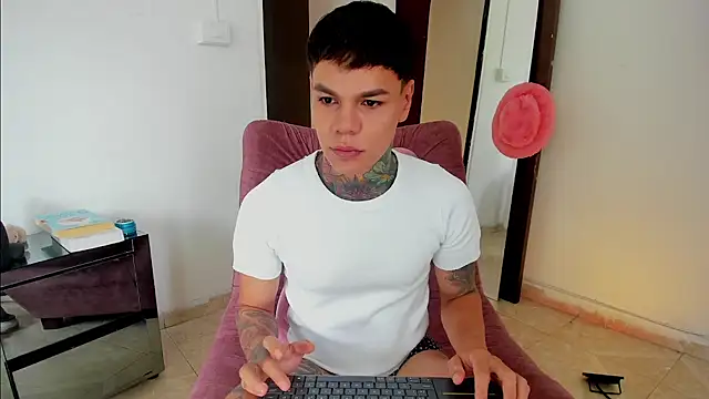 Jordyrodriiguez online show from 10-29-25, 03:33