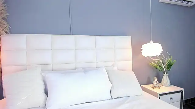 HannaKarson online show from 12-16-25, 11:36