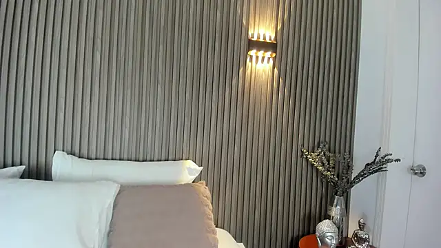 HannaKarson online show from 03-26-26, 04:11