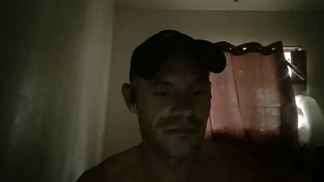 Snapshot of FrankieKentucky chatting on 06-01-26, 01:55 FrankieKentucky online show from 06-01-26, 01:55