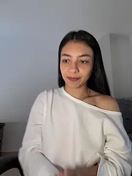 Liissa cute  online show from 10-08-25, 07:03