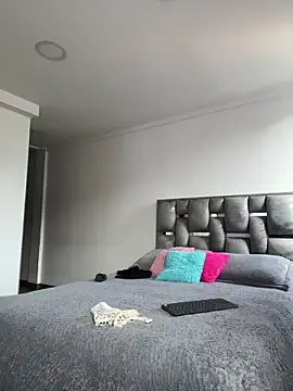 LauraCadwell online show from 10-25-25, 12:17