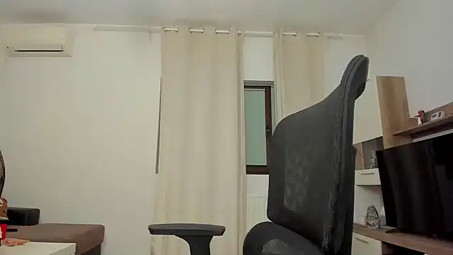 Snapshot of justchloex chatting on 09-30-25, 03:34 justchloex online show from 09-30-25, 03:34