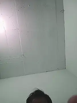 Snapshot of Luisf1267 chatting on 02-18-26, 03:37 Luisf1267 online show from 02-18-26, 03:37