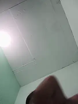 Snapshot of Luisf1267 chatting on 02-19-26, 03:03 Luisf1267 online show from 02-19-26, 03:03