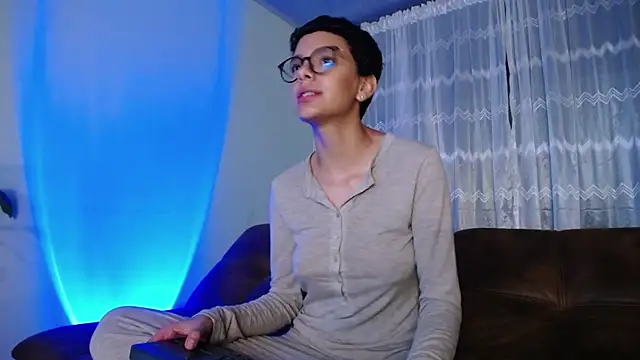 peyton golden1 online show from 03-19-25, 07:29