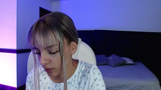 Snapshot of peyton_golden1 chatting on 02-13-26, 03:06 peyton golden1 online show from 02-13-26, 03:06