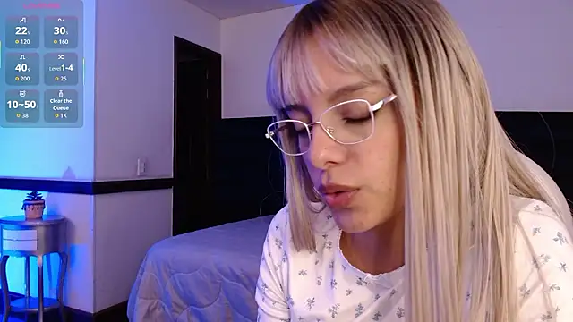 Snapshot of peyton_golden1 chatting on 02-08-26, 03:48 peyton golden1 online show from 02-08-26, 03:48