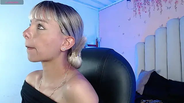 peyton golden1 online show from 09-24-25, 03:35