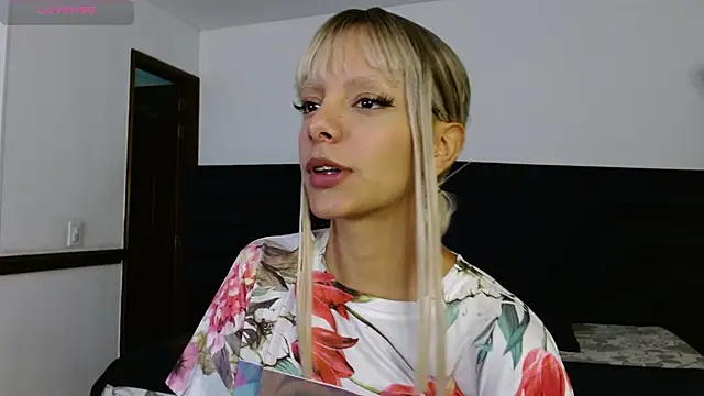 peyton golden1 online show from 01-11-26, 03:57