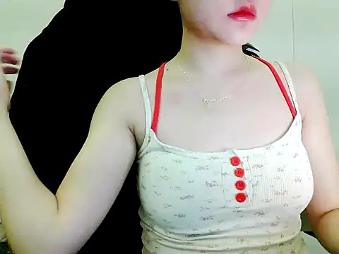 Yin-girl online show from 10-18-25, 08:44