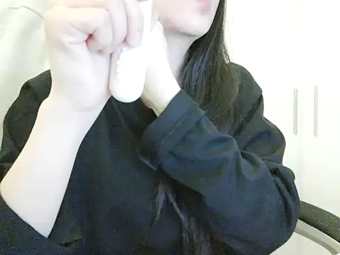 Yin-girl online show from 11-04-25, 08:23