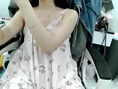 Yin-girl online show from 10-14-25, 07:25