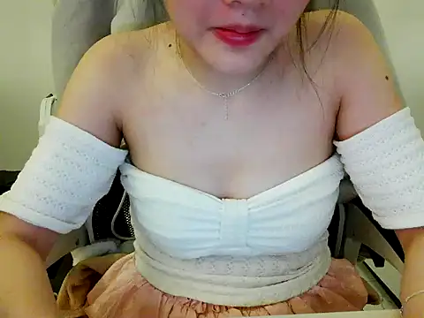 Yin-girl online show from 12-01-25, 07:37