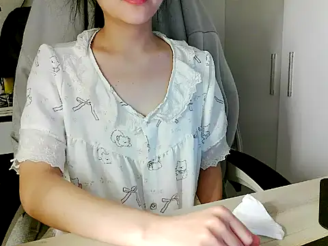 Snapshot of Yin-girl chatting on 02-01-26, 06:28 Yin-girl online show from 02-01-26, 06:28