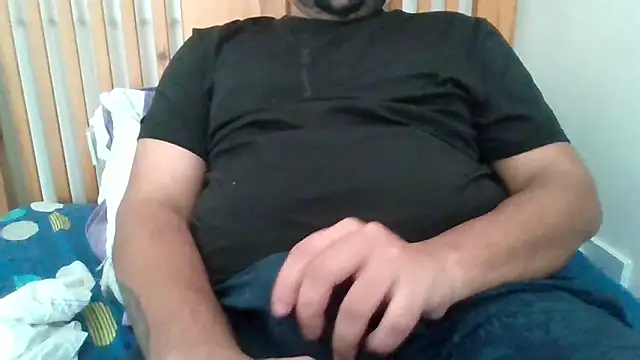 Snapshot of whoreboi98 chatting on 06-17-26, 01:32 whoreboi98 online show from 06-17-26, 01:32