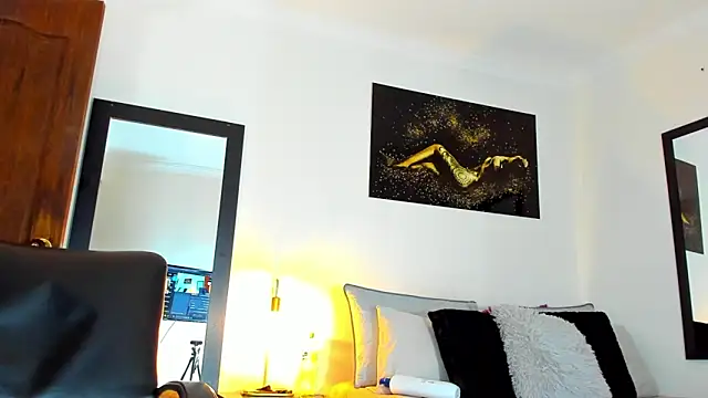 KimberlyBanks2 online show from 11-30-25, 01:12