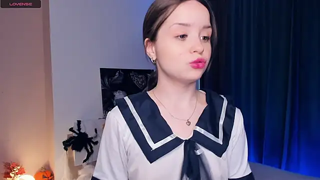 Snapshot of RenetTolken chatting on 11-06-25, 09:46 RenetTolken online show from 11-06-25, 09:46