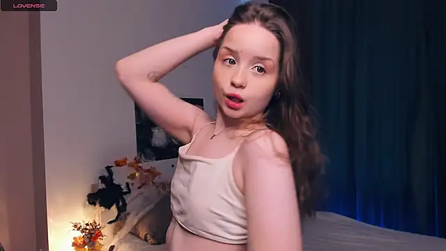 Snapshot of RenetTolken chatting on 10-30-25, 09:29 RenetTolken online show from 10-30-25, 09:29