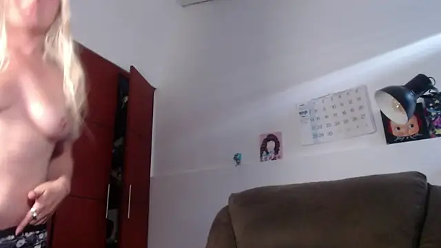 NEXT DOOR GIRL  online show from 09-09-25, 09:57