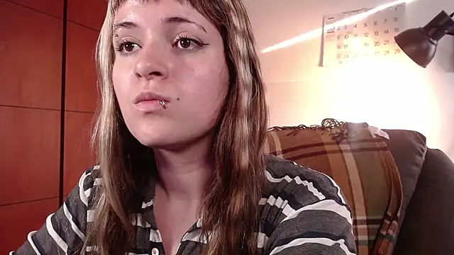 NEXT DOOR GIRL  online show from 11-04-25, 09:51