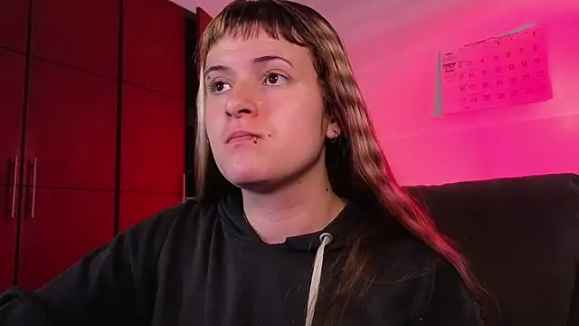 NEXT DOOR GIRL  online show from 12-03-25, 09:47